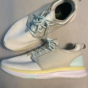 Kuru Atom Women’s 10.5 Wide Bright White-Ice Blue